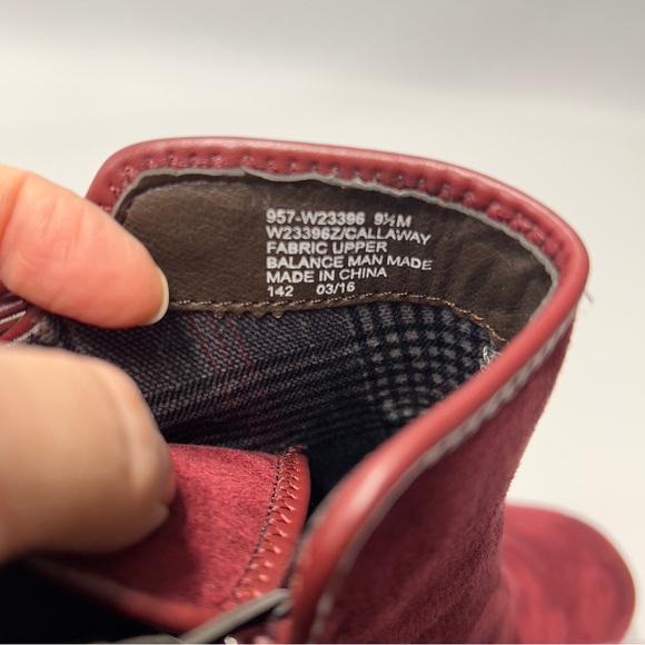 WHITE MOUNTAIN Women 9 1/2 Burgundy Red Suede Ankle Boot Heeled Bootie - Picture 9 of 13